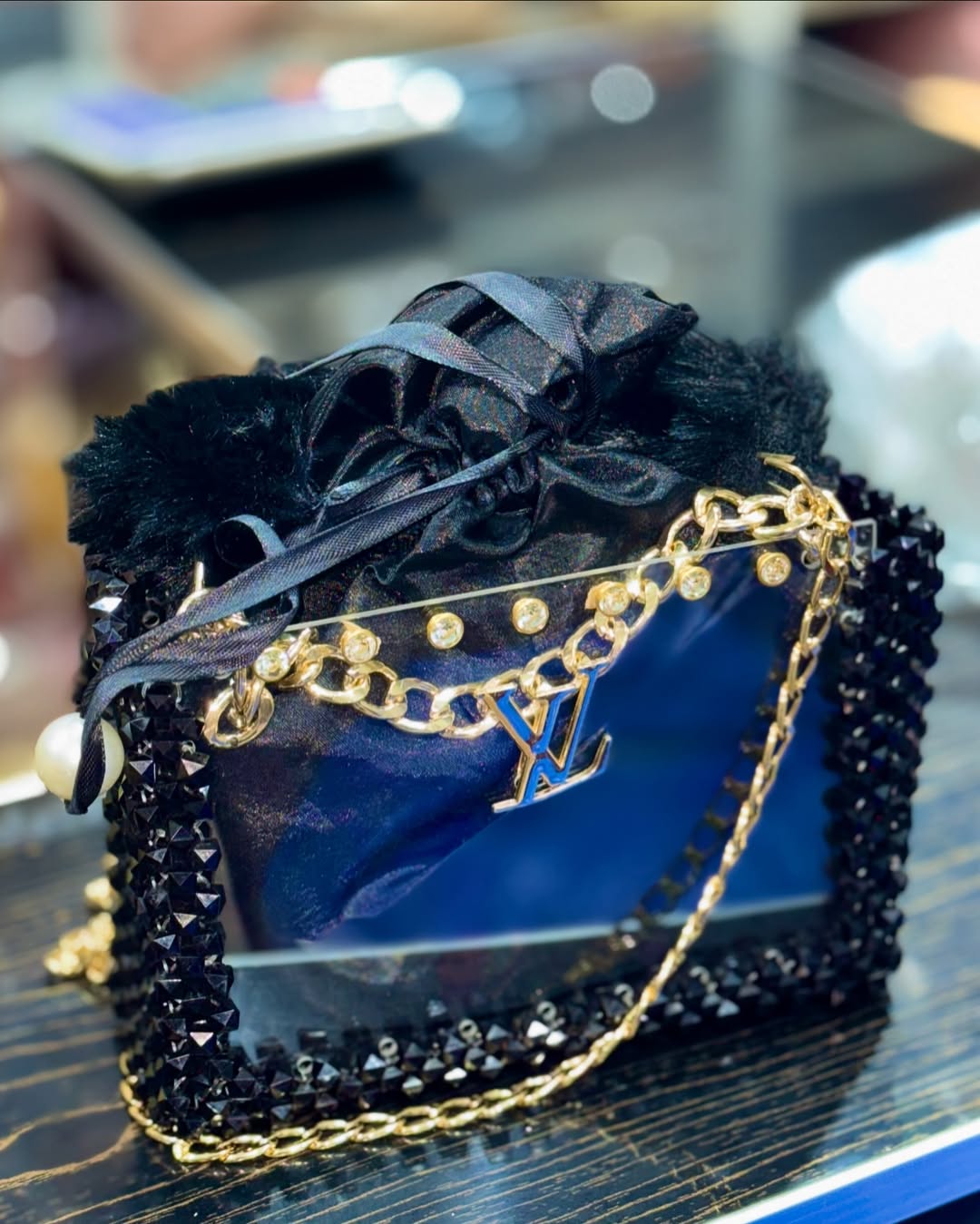 Ladies Bags, white stylish Ladies Purse with golden chain