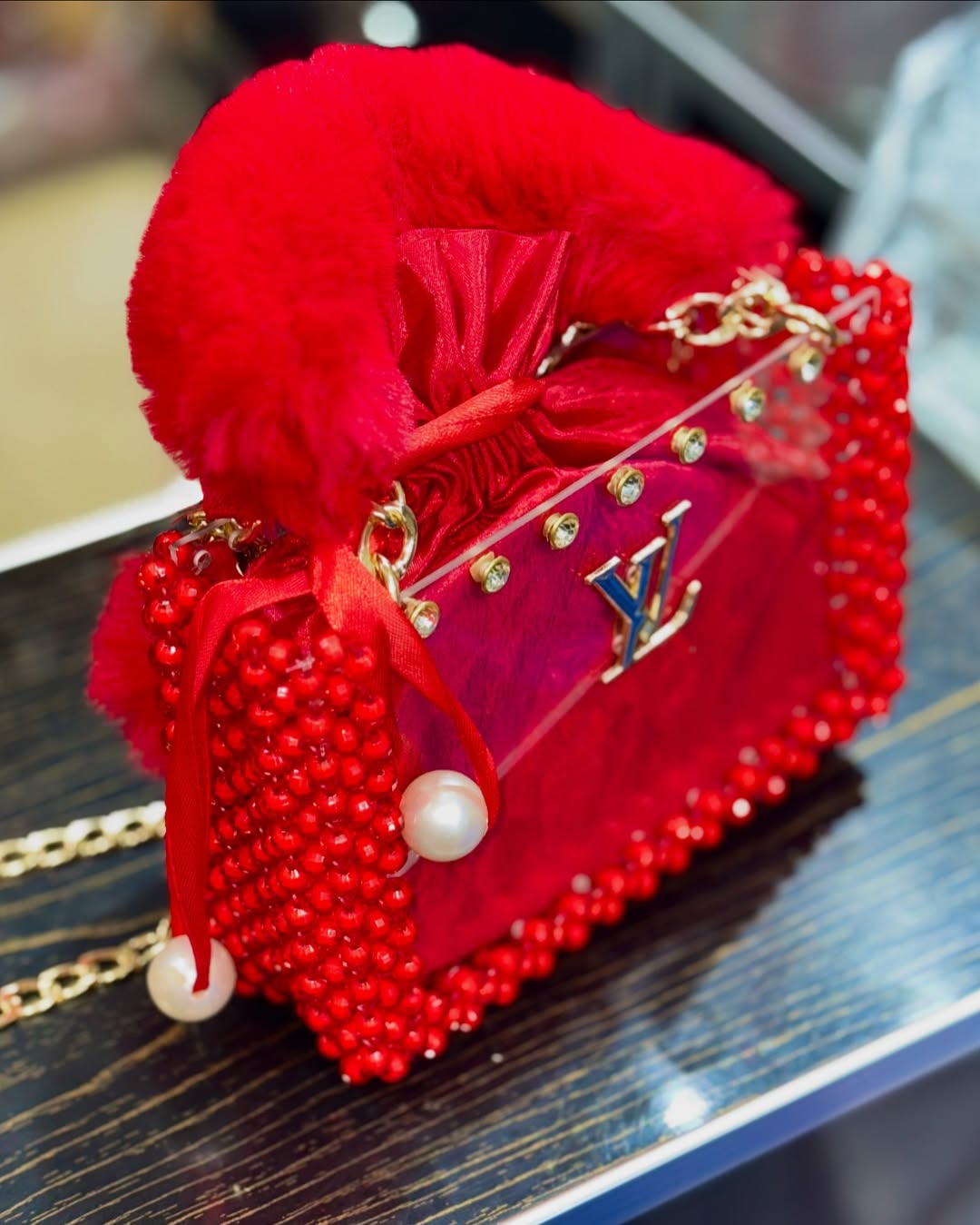 Ladies Bags, white stylish Ladies Purse with golden chain